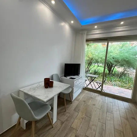 Apartment - Face