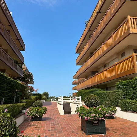 Apartment - Face
