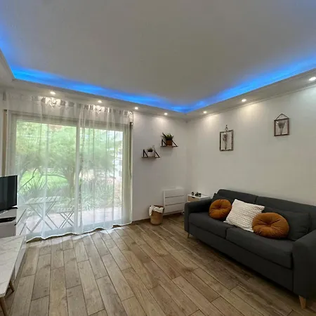Apartment - Face