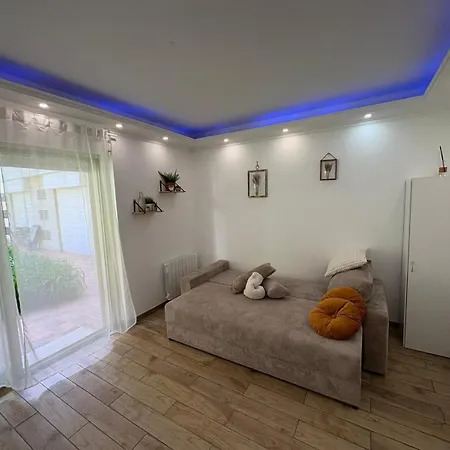 - Proche * Deauville